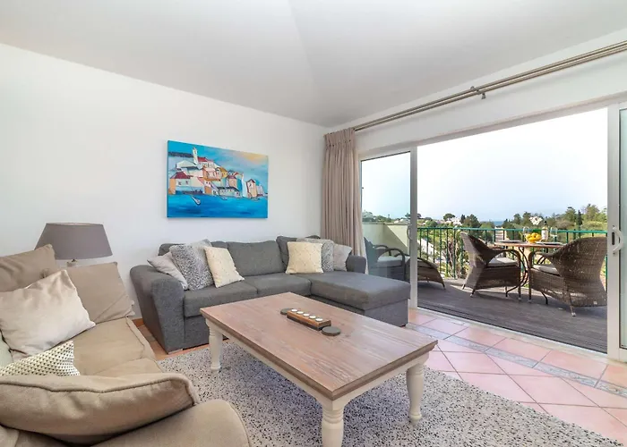 Hébergement de vacances Townhouse 12 With Amazing Sea Views *